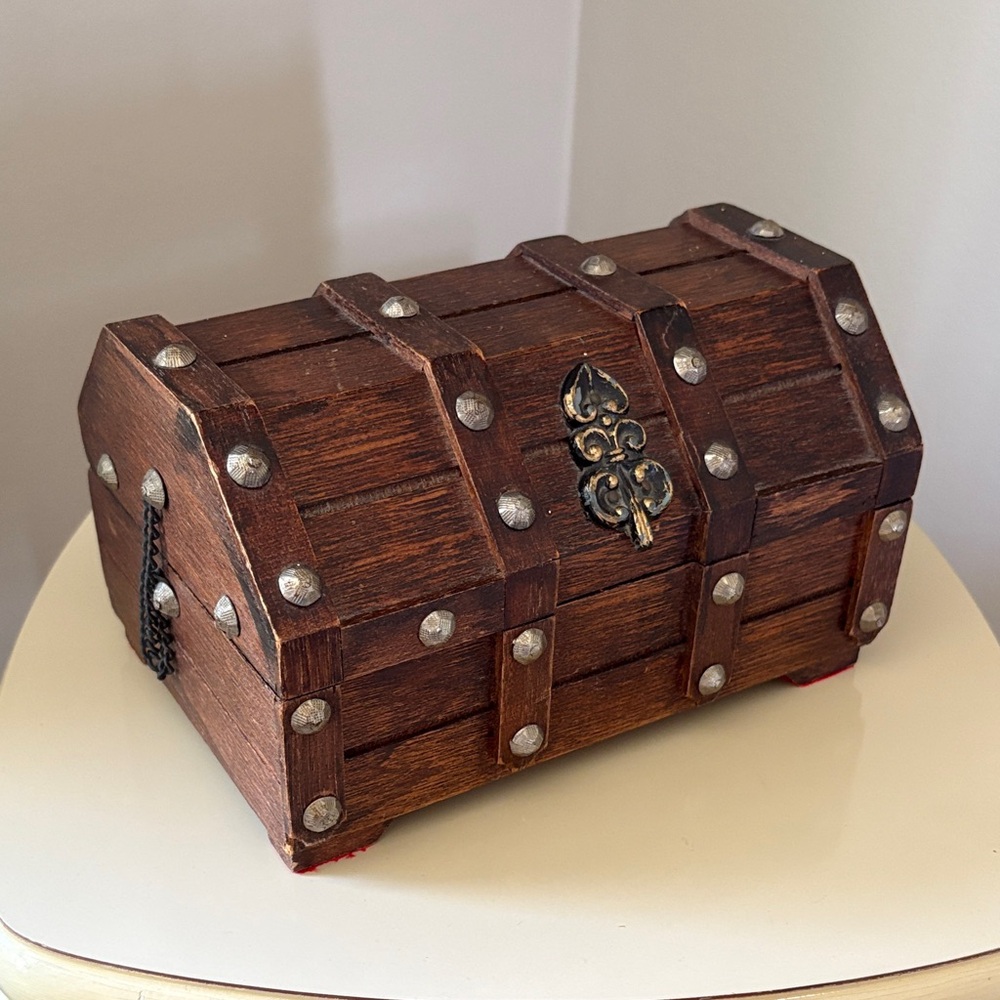 vintage pirate treasure jewelry box